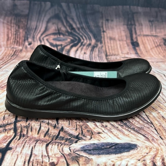 REVITALIGN Black Snake Print Inca Leather Orthotic Support Slip On Flats - Picture 4 of 14